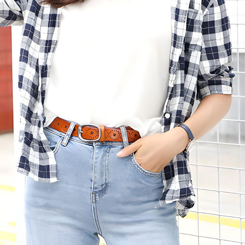 Ceinture en cuir ajouré pour femme motifs coeurs et boucle fleurs, modèle Talma