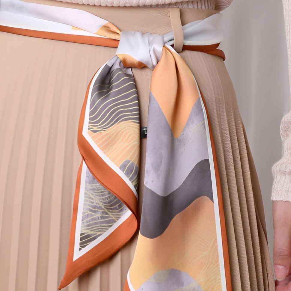 Ceinture foulard en soie au motif abstrait , modèle Varga - La Boutique de la Ceinture