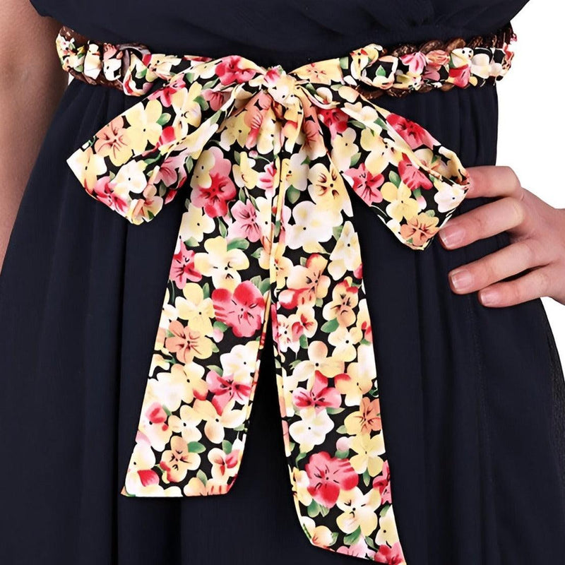 Ceinture foulard en soie au motif fleuri avec anneaux en bois de noix de coco, modèle Lissie