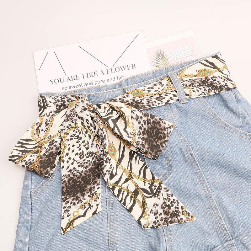 Ceinture foulard en soie avec motif chaînes, modèle Sanne - La Boutique de la Ceinture