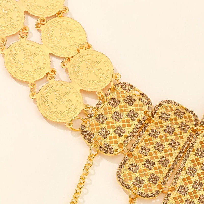 Ceinture marocaine dorée avec motifs carreaux et médaillons, modèle Heya