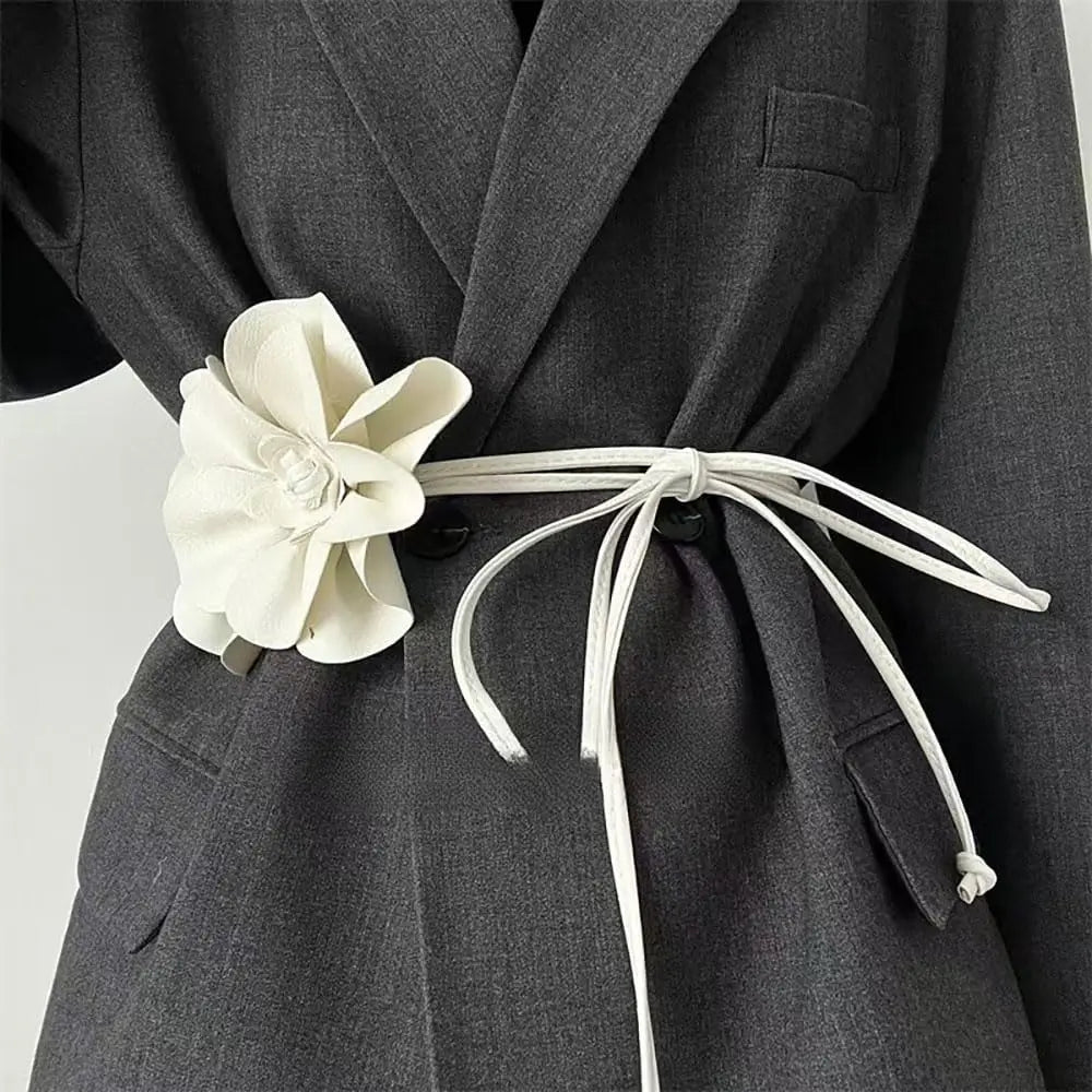 Ceinture fine à nouer avec fleur décorative, modèle Flora - La Boutique de la Ceinture