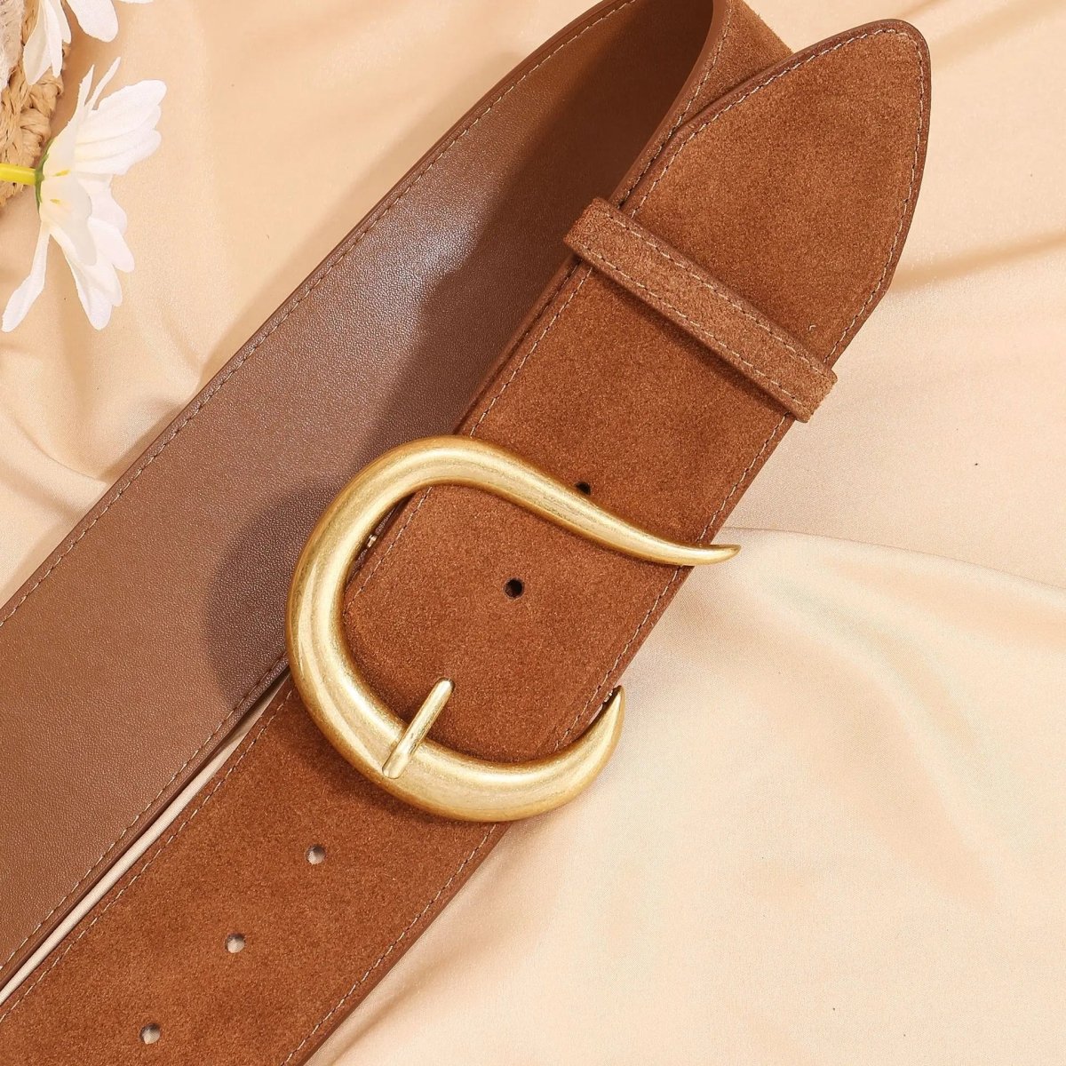 Ceinture large femme boucle dorée sculptée, modèle Scola - La Boutique de la Ceinture