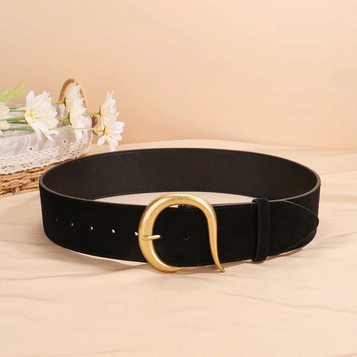 Ceinture large femme boucle dorée sculptée, modèle Scola - La Boutique de la Ceinture