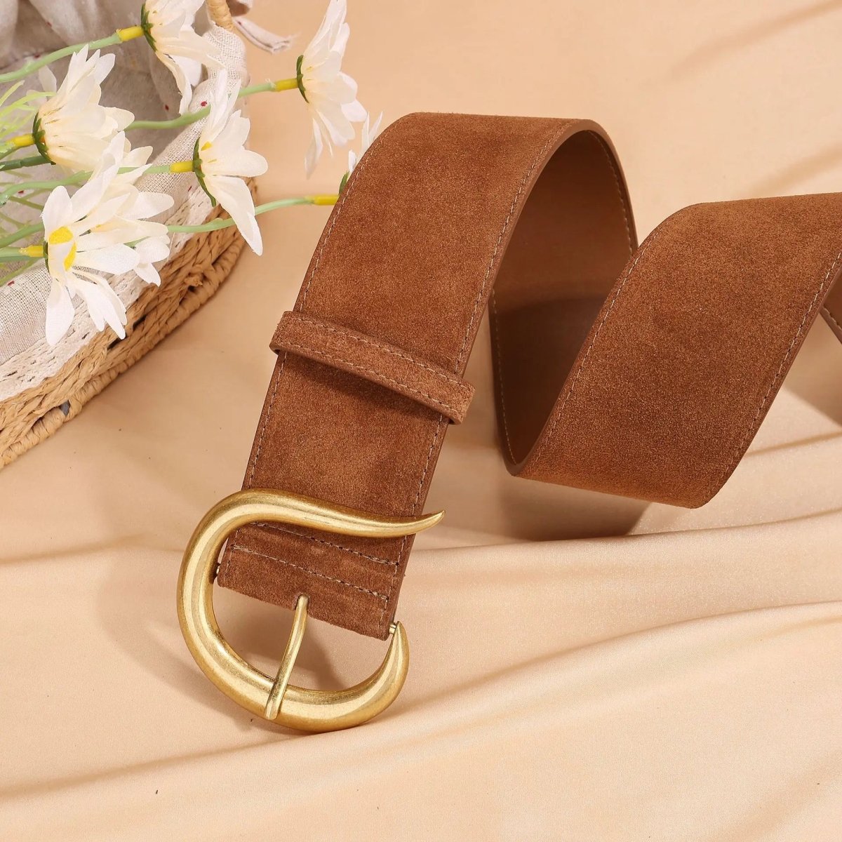 Ceinture large femme boucle dorée sculptée, modèle Scola - La Boutique de la Ceinture
