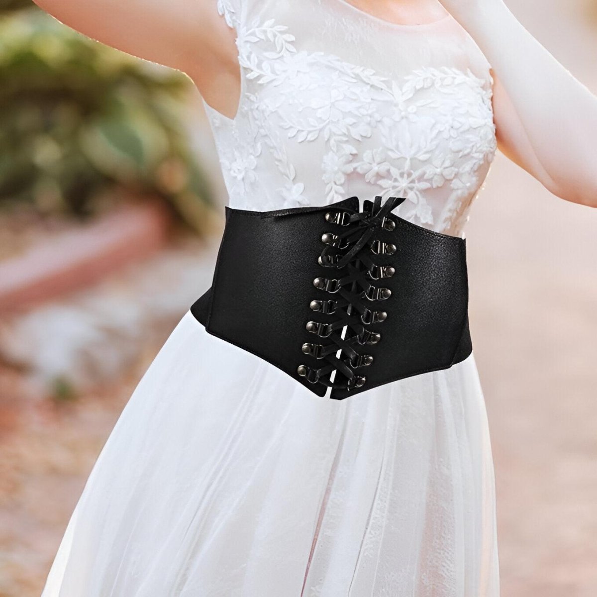 Ceinture corset à lacets avec boucles métalliques, modèle Amber - La Boutique de la Ceinture