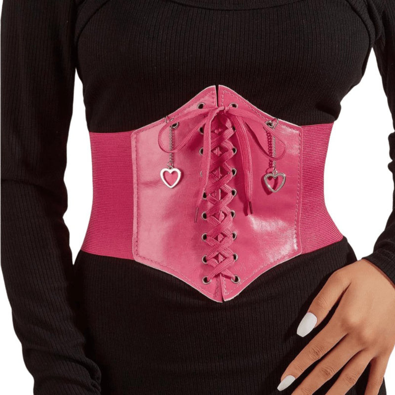 Ceinture corset rose avec chaînes en cœur, modèle Heidi